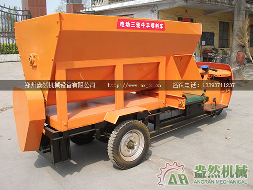 羊場撒料車 羊場喂料車