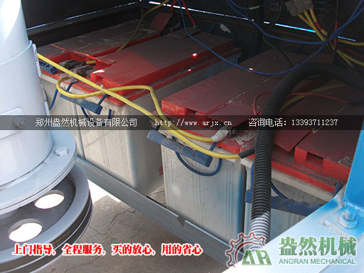 豬場自動喂料車 自動化養豬設備
